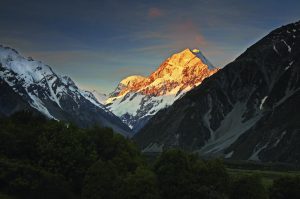 Christchurch to Queenstown via Mount Cook One-Way Tour: itness the majestic beauty that is the South Island